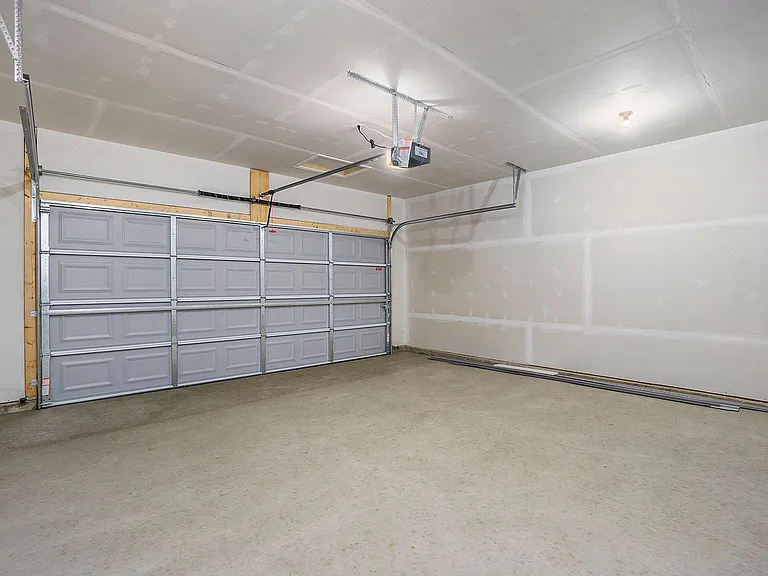613 Courtyard Pl — Photo 20