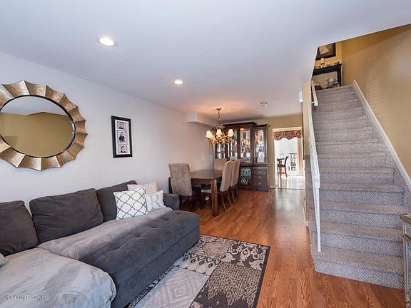 4th image of 12 E Delmar Ave