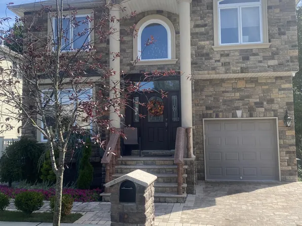47 Brookside Loop, Staten Island, NY 10309