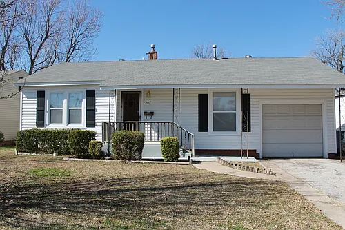 207 E Rickenbacker Dr Photo 1 207 E Rickenbacker Dr Photo 1