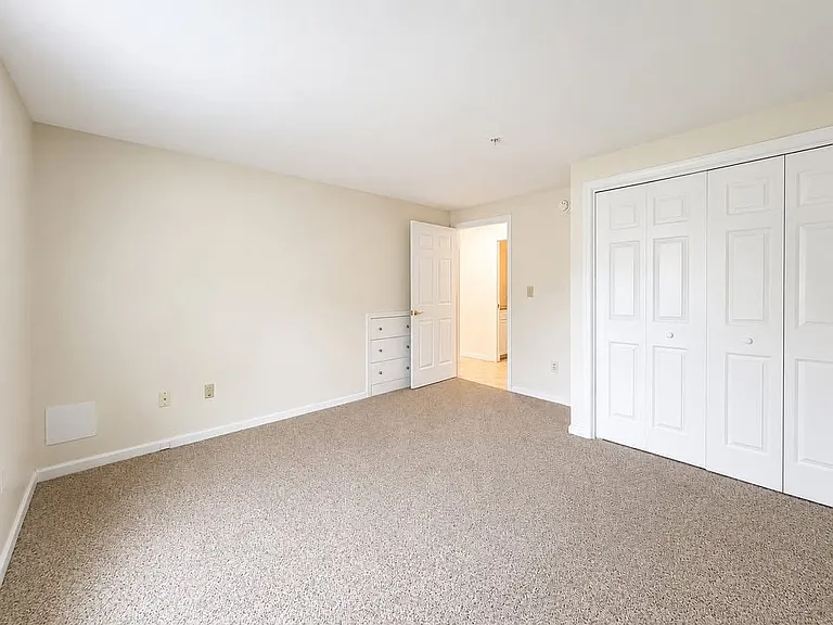 8 Pebble Ln — Photo 18