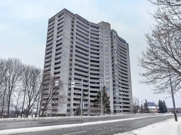 415 Greenview Ave #106, Ottawa, ON K2B 8G5