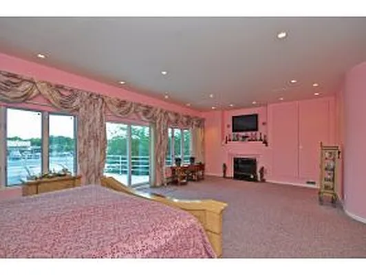 Sold by Keller Williams Realty Empire | media 5