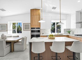 745 W 51st St, Miami Beach, FL 33140