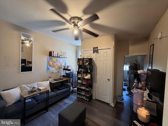 3rd image of 610 Green St
