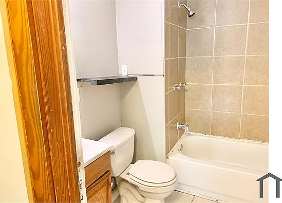 1911 E 34th St #1911 — Photo 7