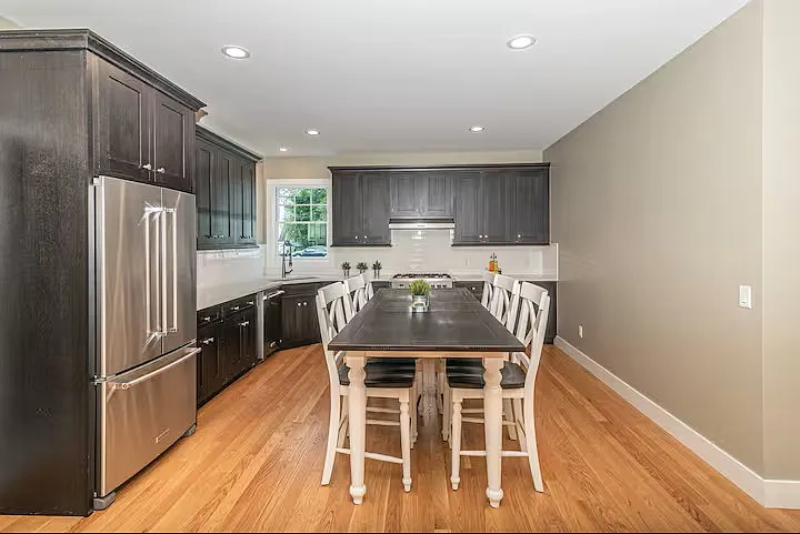 804 Henry St — Photo 12