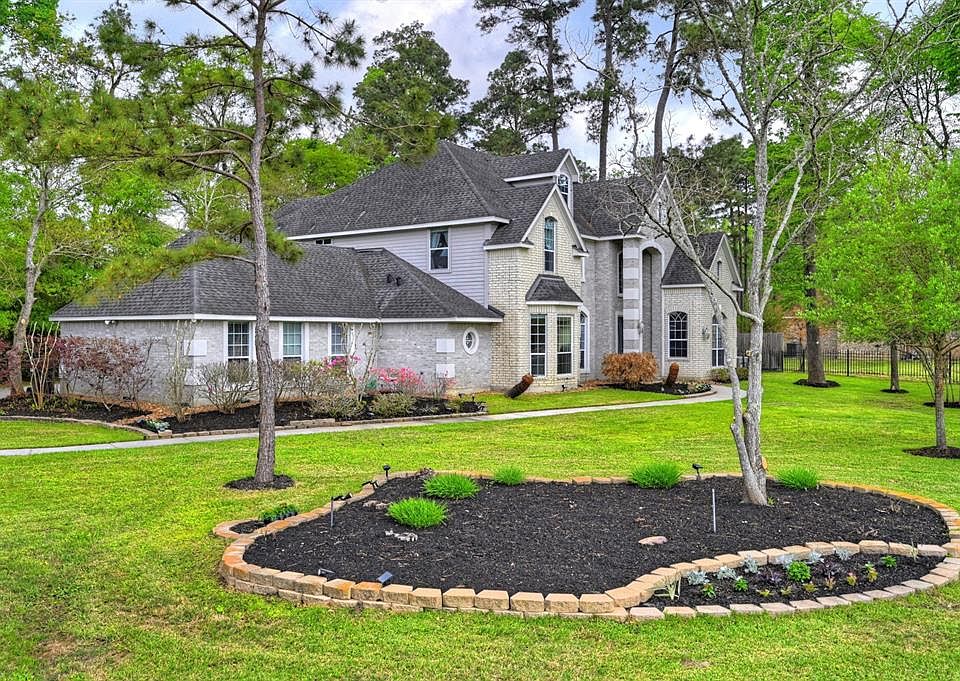 1st image of 10311 Clubhouse Cir