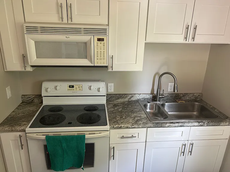 2325 Congo St — Photo 3