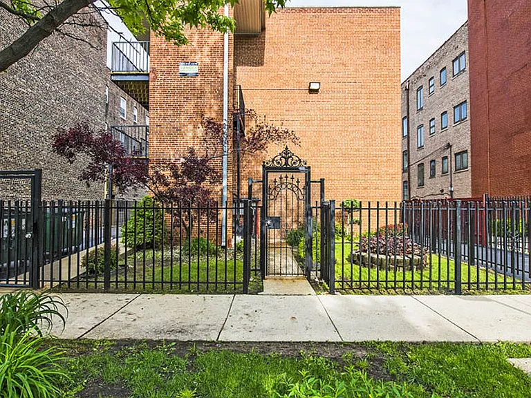 6832 S Crandon — Photo 19