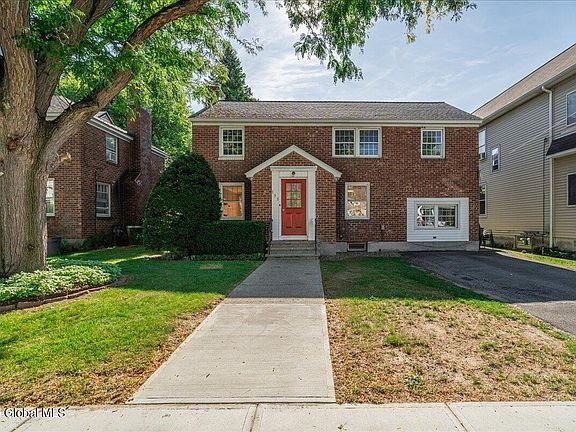3rd image of 135 Winthrop Avenue
