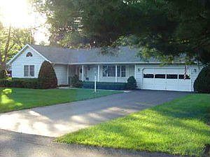 1st image of 2 Oakwood Dr