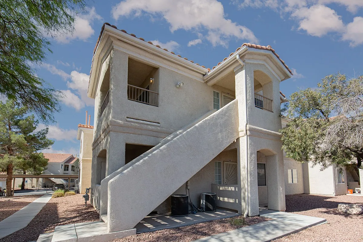 Building Photo - 1881 W Alexander Rd #2147