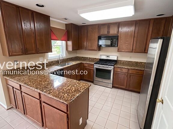 3rd image of 5121 Winding Woods Dr
