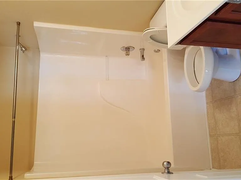 2036 Executive Dr — Photo 15