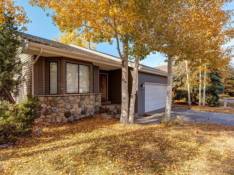 1656 W Silver Springs Rd — Photo 32