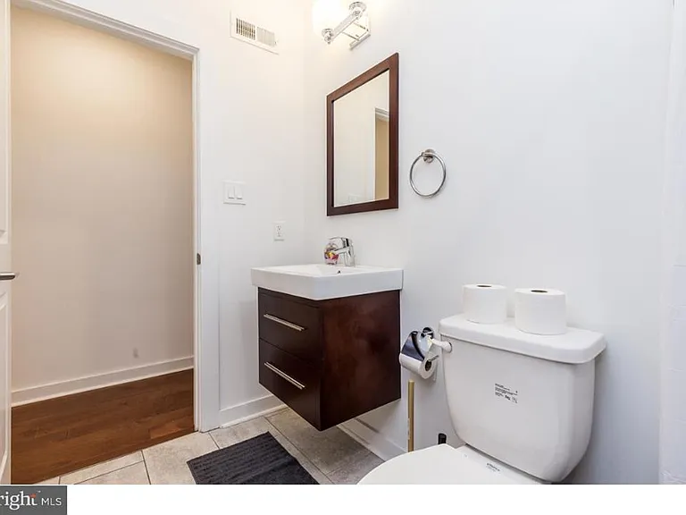 1616 Brown St #1 — Photo 10