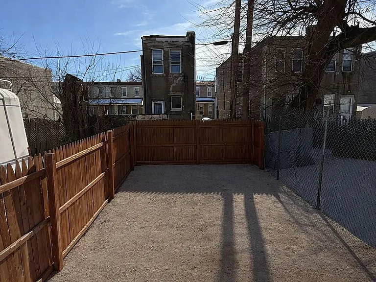 824 Elm St — Photo 18