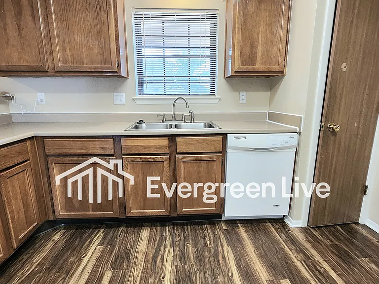 4200 Lew Wallace Dr — Photo 9