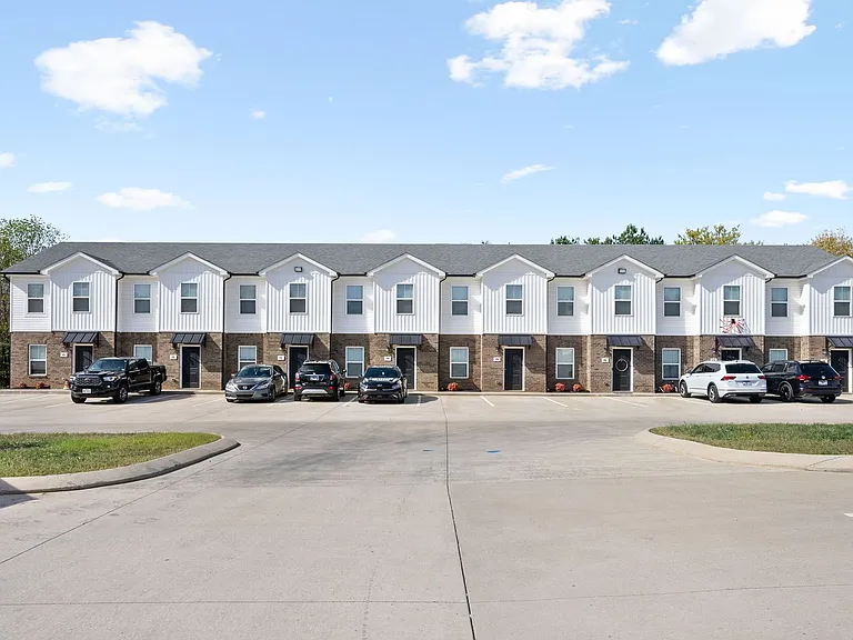 Alto Luxury Townhomes — Photo 33