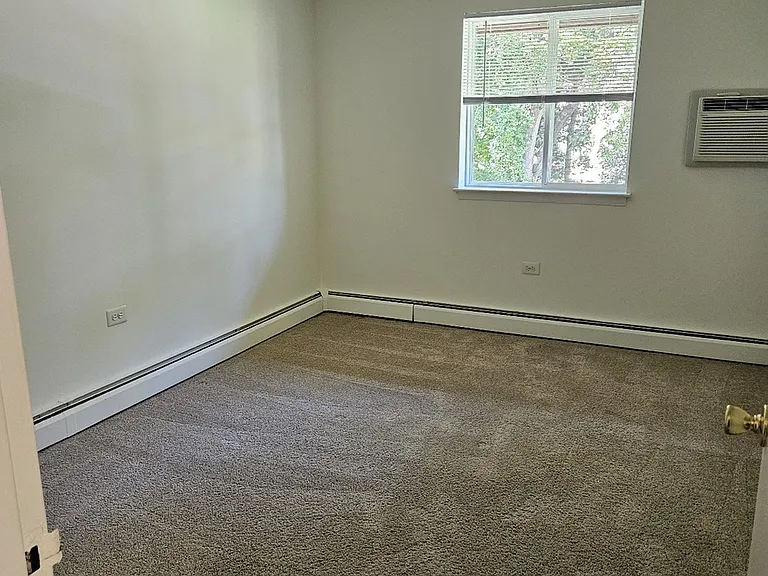Lake Club Apartments — Photo 49