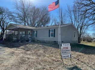 6117 5th St, Keensburg, IL 62852