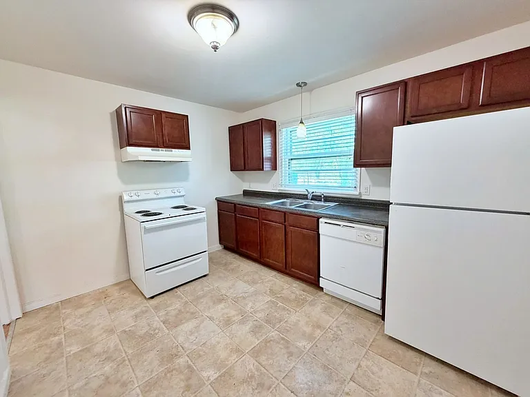 4838 Stanley Dr — Photo 13