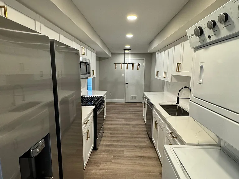 10204 Prince Pl #207 — Photo 3