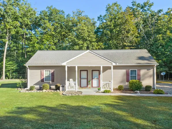 541 W Hickory Neck Rd, Urbanna, VA 23175