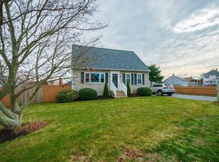 16 Pike St, Dartmouth, MA 02748