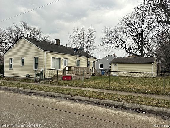 5th image of 13723 Hendricks Ave