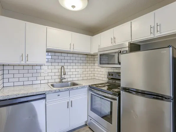 210 S 24th St, Omaha, NE