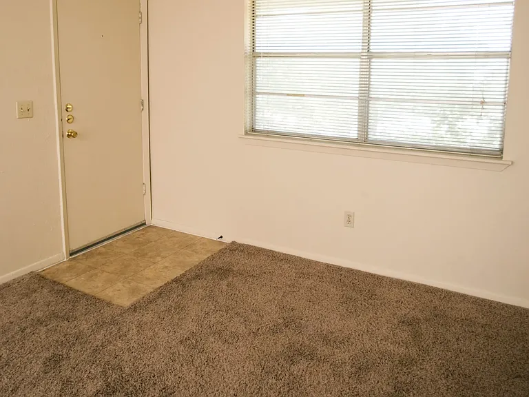 Concord Apartments — Photo 5