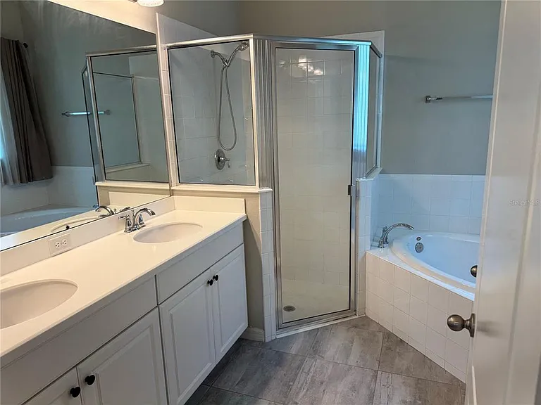5912 Village Center Dr — Photo 12