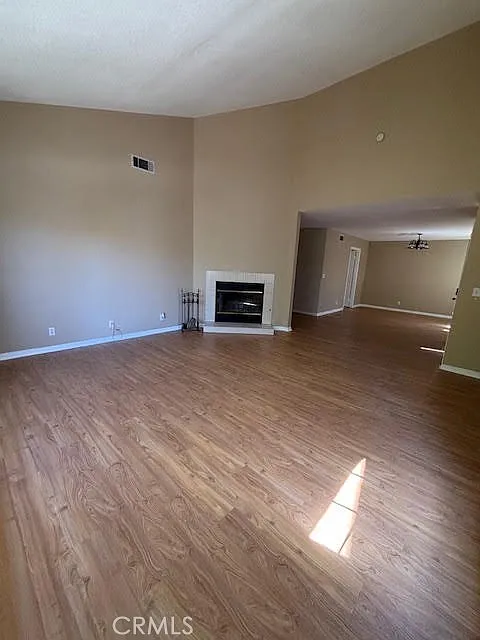 3 bed, 2.5 bath, 1955 sqft, $4,800 — Photo 4