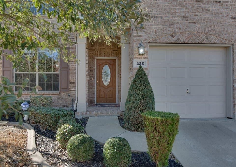 1st image of 220 Bradfield Ln