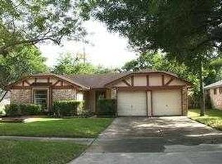 7122 Pickett Dr, Richmond, TX 77469