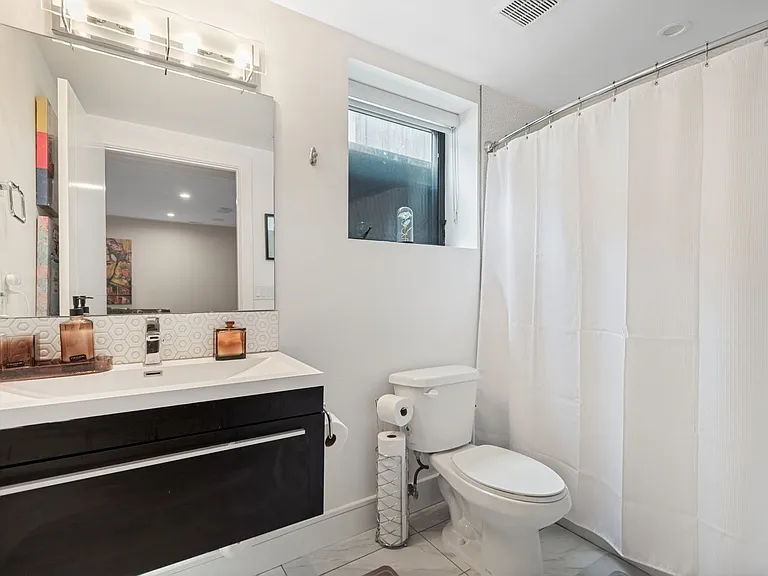 279 J St — Photo 24