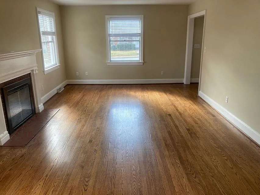 4 bed, 2.5 bath, 2040 sqft, $2,500 — Photo 3
