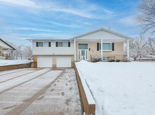 948 W Westwood Dr, Pleasant View, UT 84414