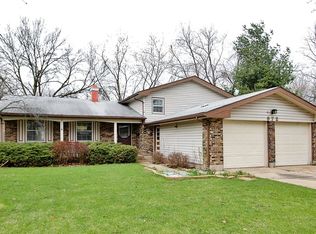 972 Aberdeen Dr, Crystal Lake, IL 60014
