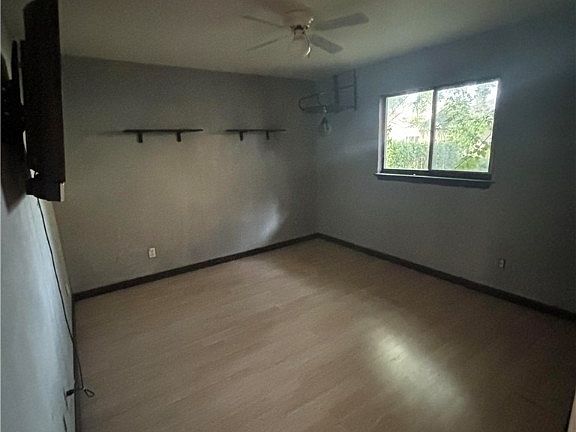 3rd image of 27171 Pine Ave
