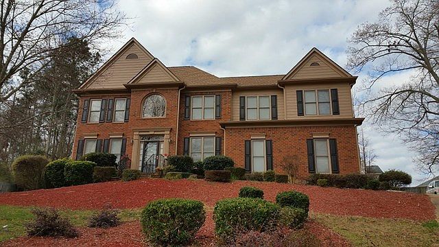 2nd image of 2041 Oak Brk