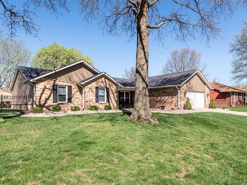 2nd image of 913 Phillip Ct
