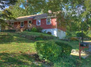 60 Irving St, Mystic, CT 06355