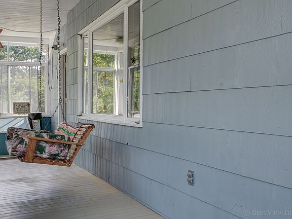 Three-season porch