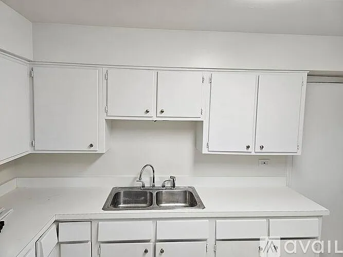 617 W Everett Rd #COACH HOUSE — Photo 3