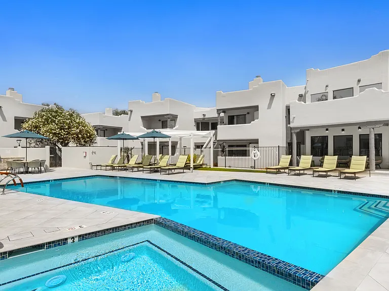 Cortland Scottsdale Mountain — Photo 18