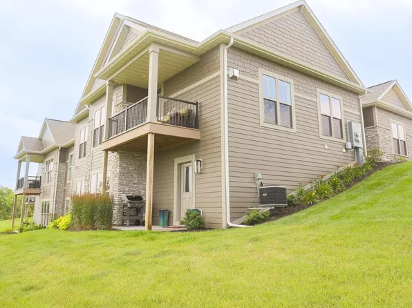 N28W25158 Parkway Ridge CIRCLE #B, Pewaukee, WI 53072