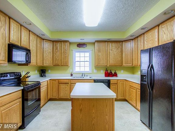 5th image of 39 Everglades Ln